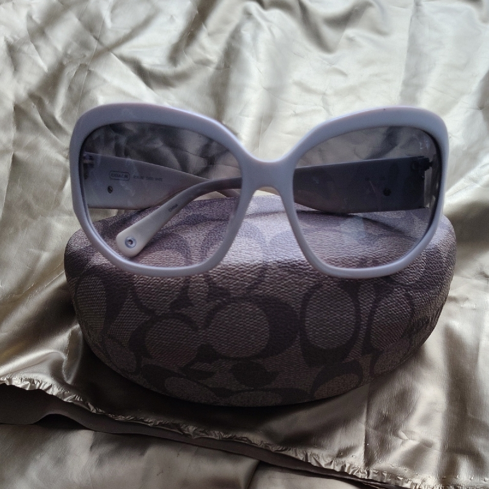 ❤️Coach White Oversized Sunglasses❤️